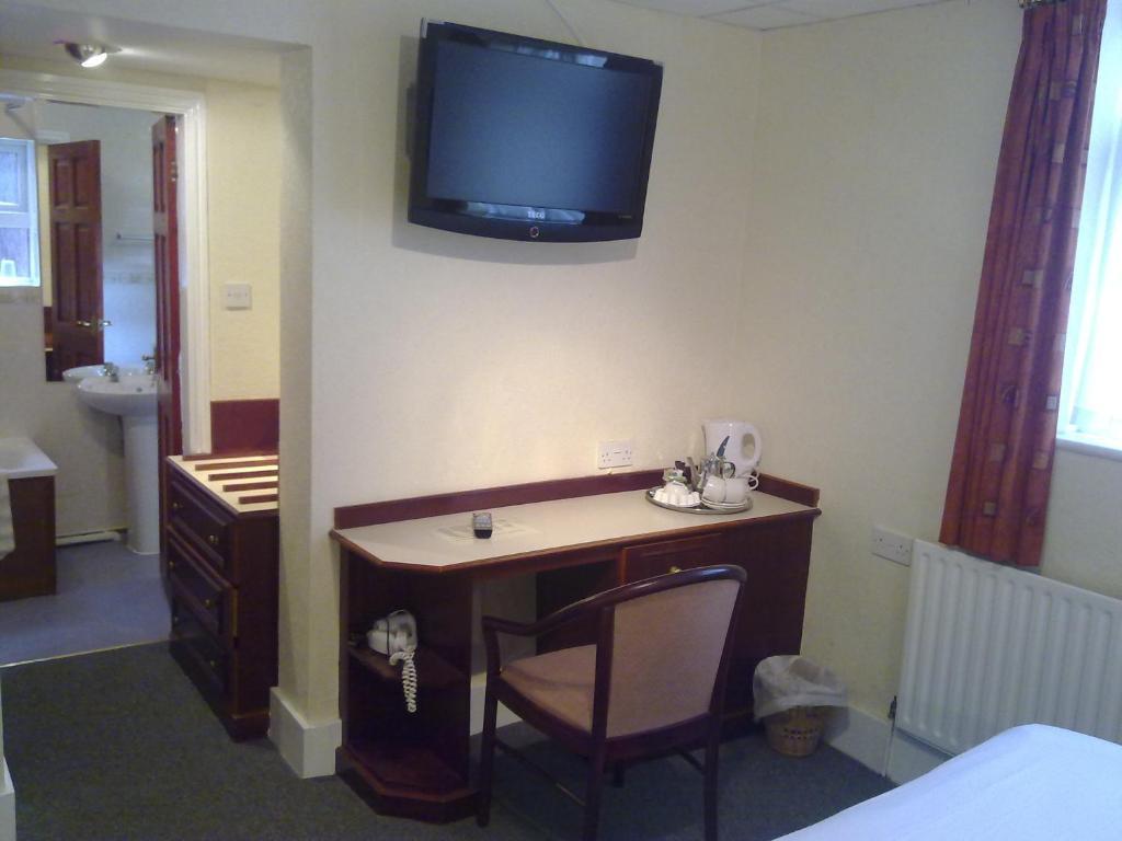 HOTEL CEDAR TREE | ⋆⋆⋆ | RUGELEY, UNITED KINGDOM | SEASON DEALS FROM £49